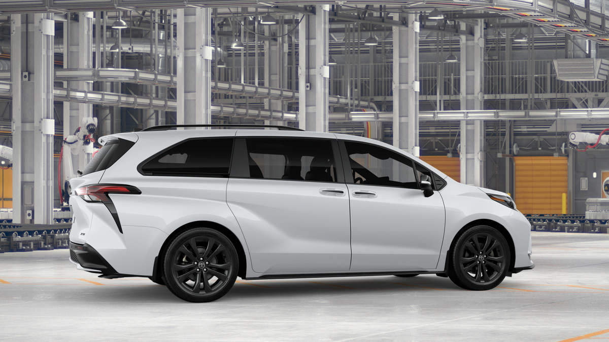 New 2026 Toyota Sienna XSE FWD image 11