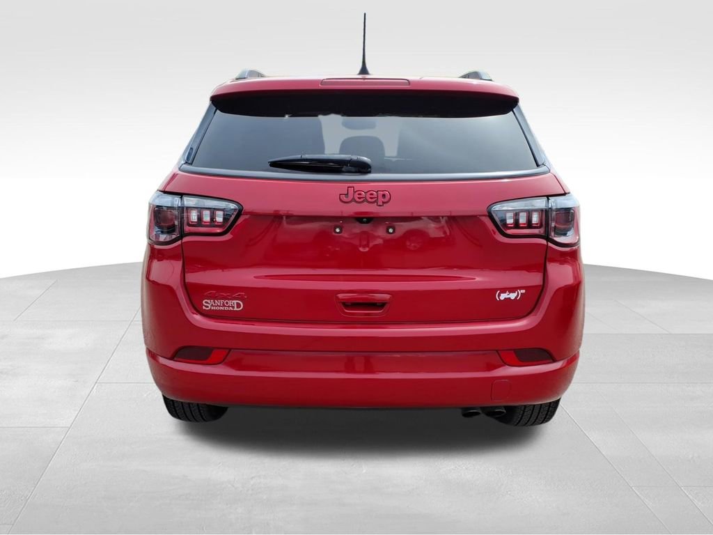 Used 2022 Jeep Compass Limited image 23