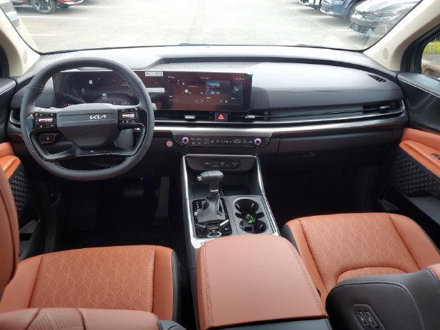 New 2027 Kia Carnival SX w/ Dark Edition Package FWD image 8