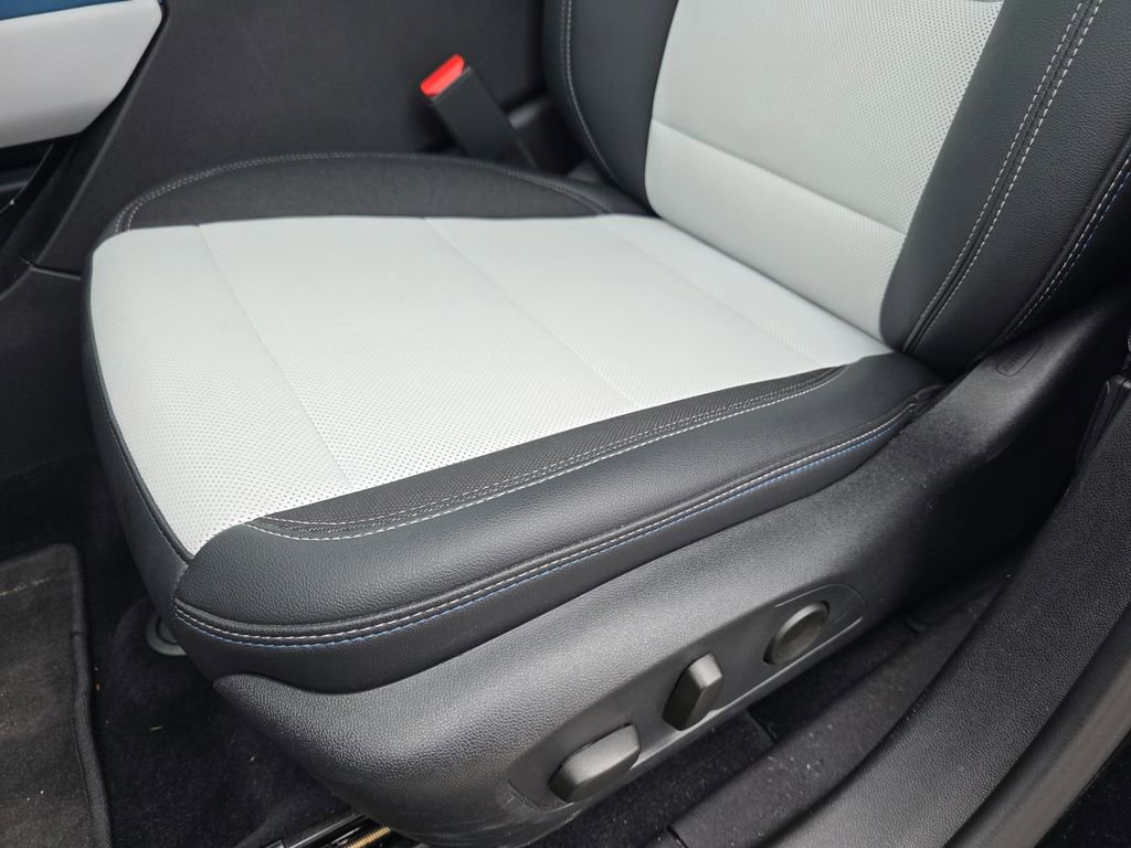 Used 2025 Chevrolet Equinox EV LT image 13