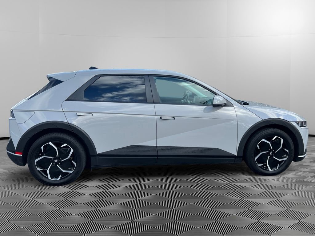 Certified 2024 Hyundai Ioniq 5 SE image 8
