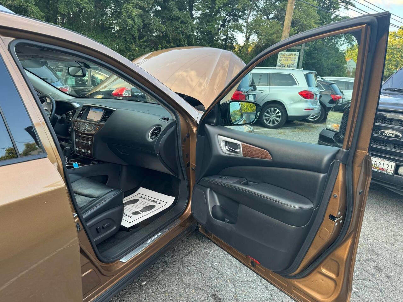 Used 2017 Nissan Pathfinder Platinum w/ Family Entertainment Package image 20