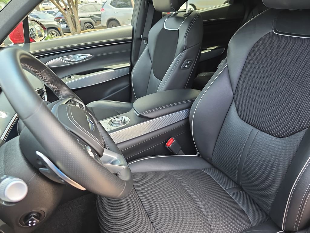 Used 2023 Genesis GV70 2.5T w/ Sport Prestige Package AWD/4WD image 15