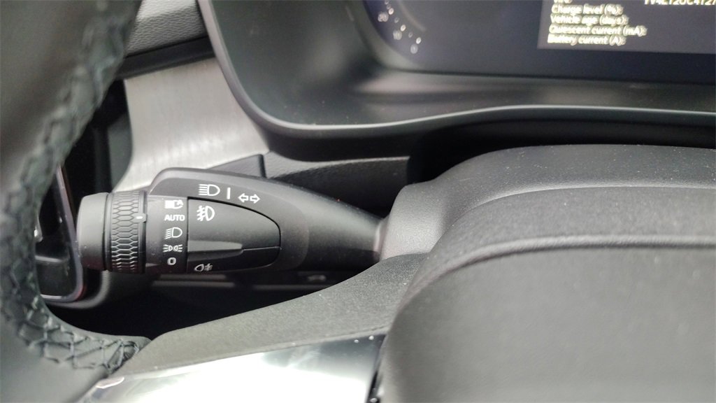 New 2026 Volvo XC40 B5 Plus w/ Protection Package Premier image 16