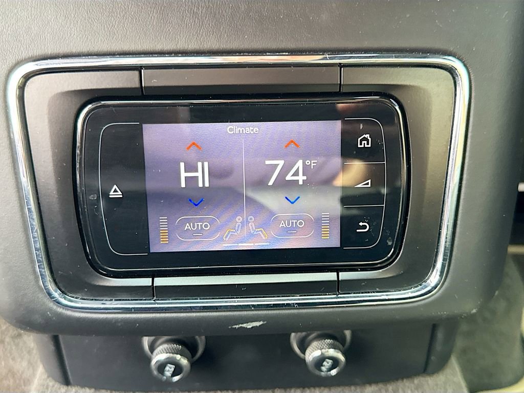 Used 2018 Bentley Bentayga Activity image 28