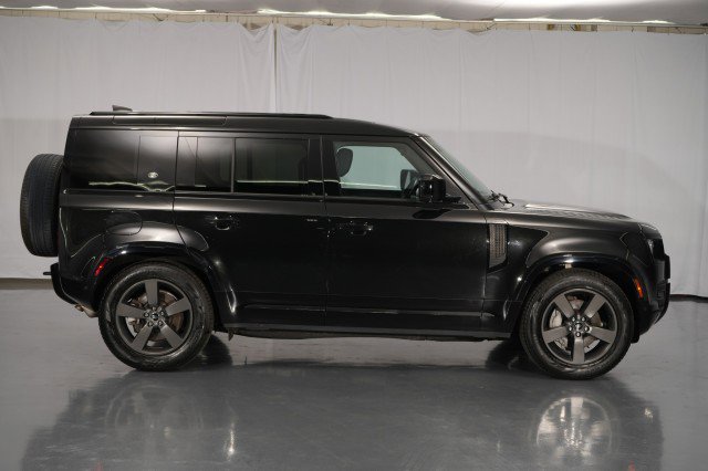 Used 2023 Land Rover Defender 110 X-Dynamic SE AWD/4WD image 11