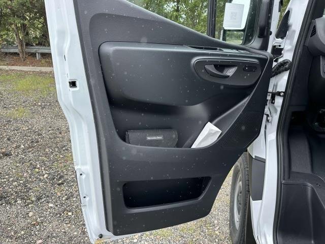 Used 2024 Mercedes-Benz Sprinter 2500 image 24