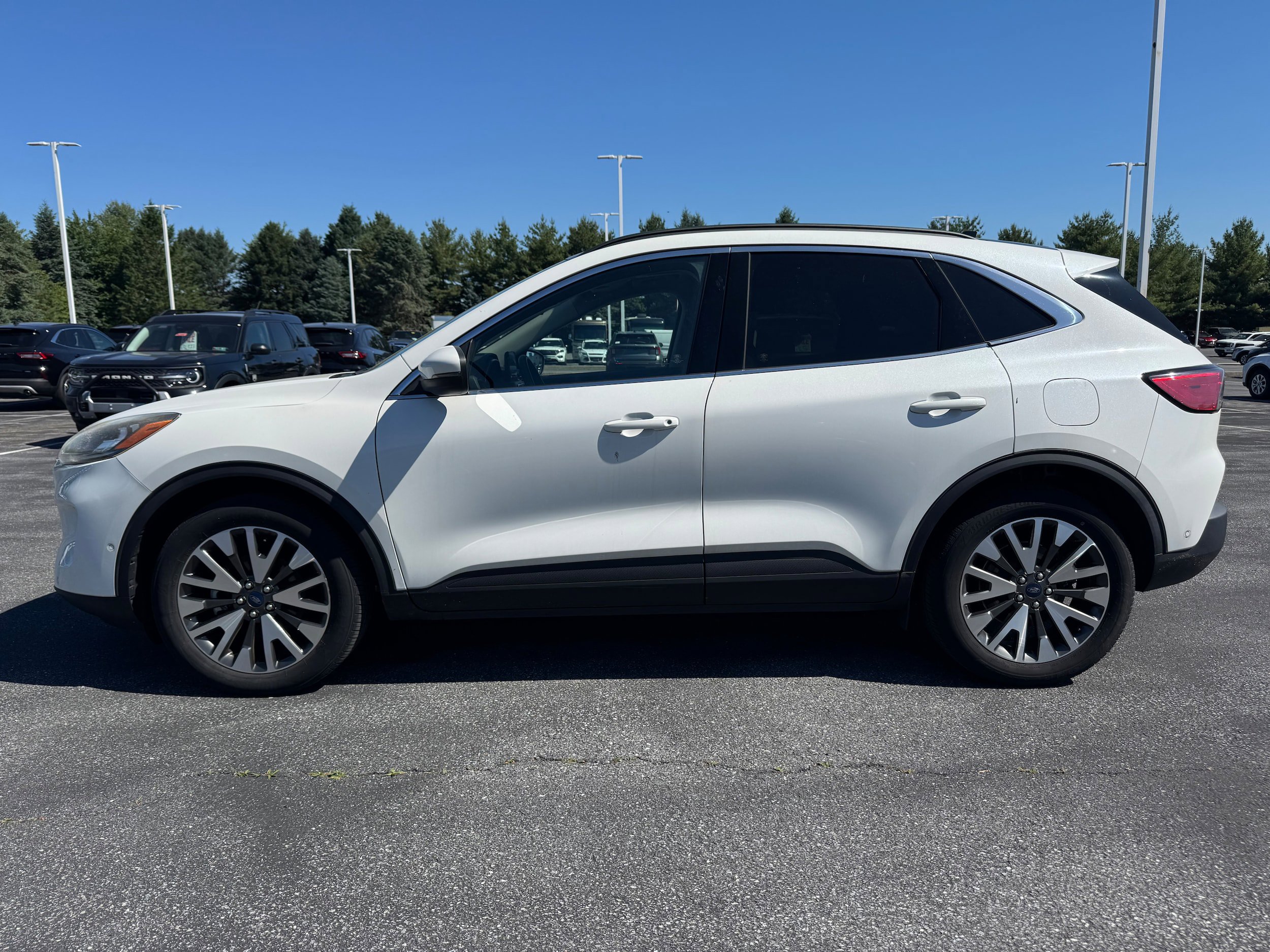 Used 2020 Ford Escape Titanium AWD/4WD video 2