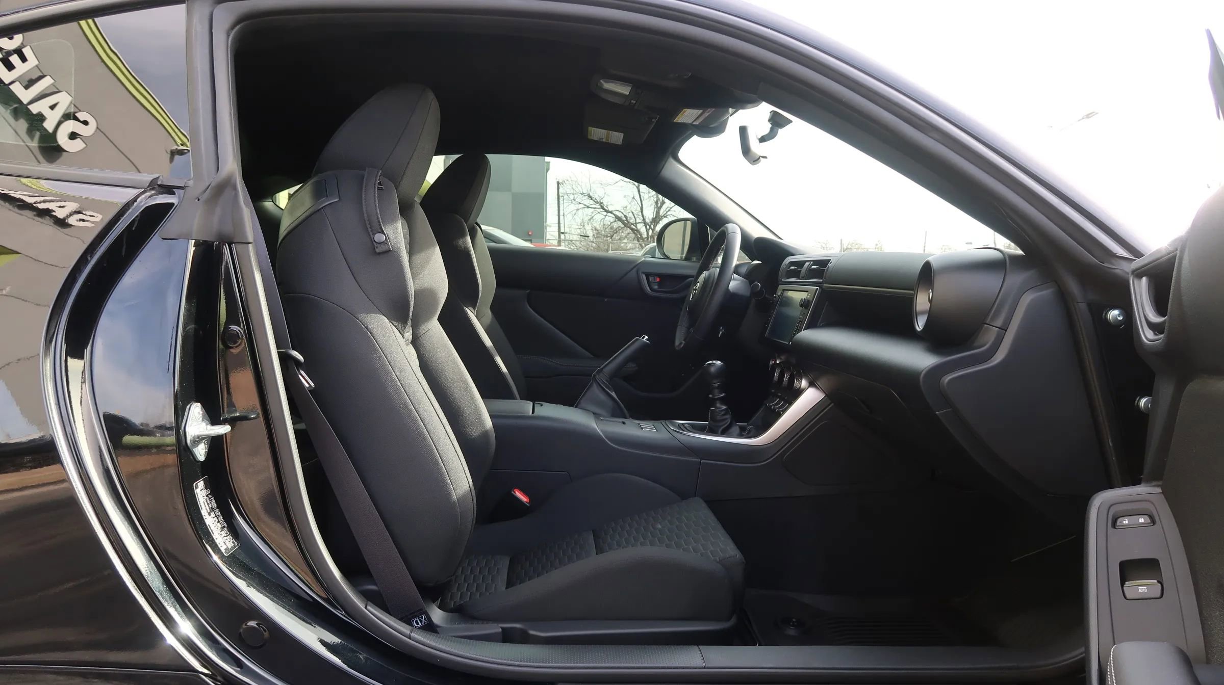 Used 2025 Toyota GR86 w/ ALL Weather Mat Package (TMS) image 21