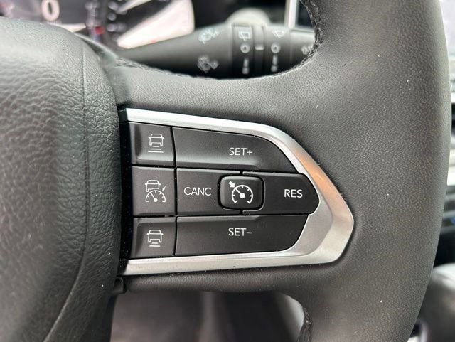 Used 2023 Jeep Compass Limited w/ Elite Group AWD/4WD image 17