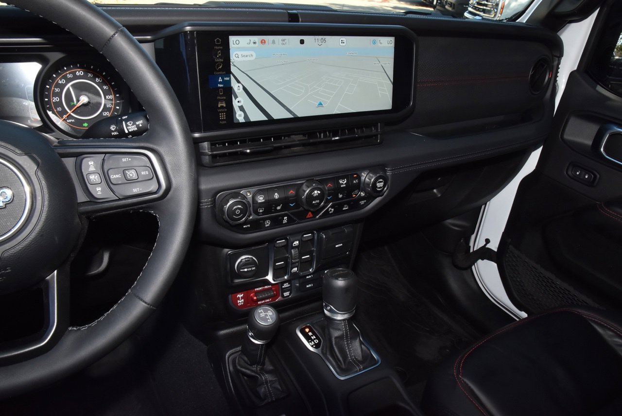 Used 2025 Jeep Gladiator Rubicon AWD/4WD image 27