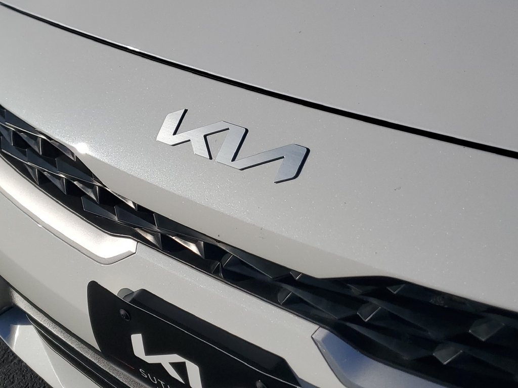 Used 2024 Kia Forte LXS FWD image 9