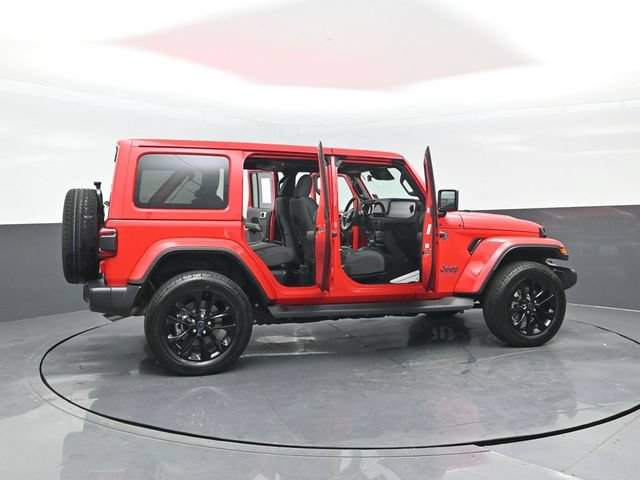 Used 2025 Jeep Wrangler Unlimited Sahara AWD/4WD image 26