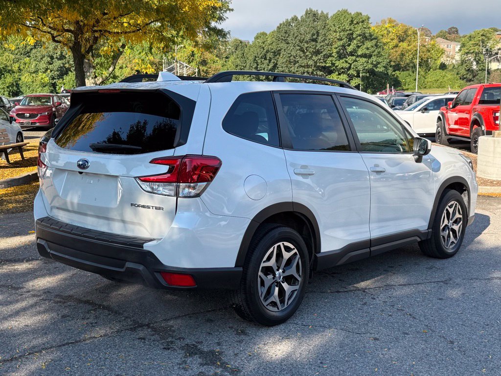 Used 2020 Subaru Forester Premium AWD/4WD image 10