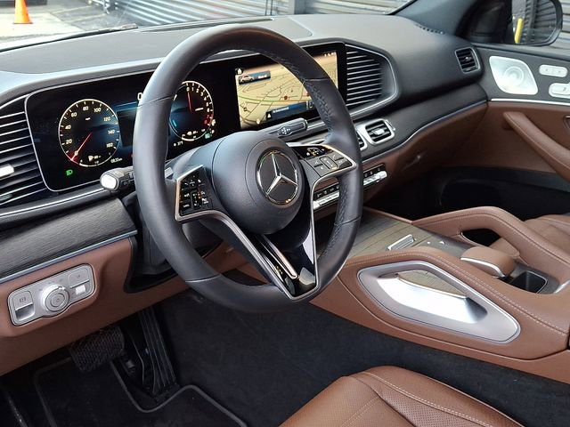 Used 2025 Mercedes-Benz GLE 450e 4MATIC image 4