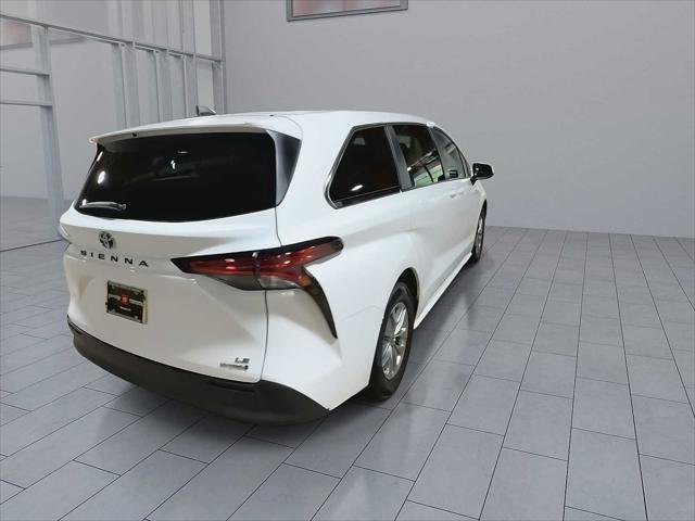 Certified 2021 Toyota Sienna LE FWD image 8
