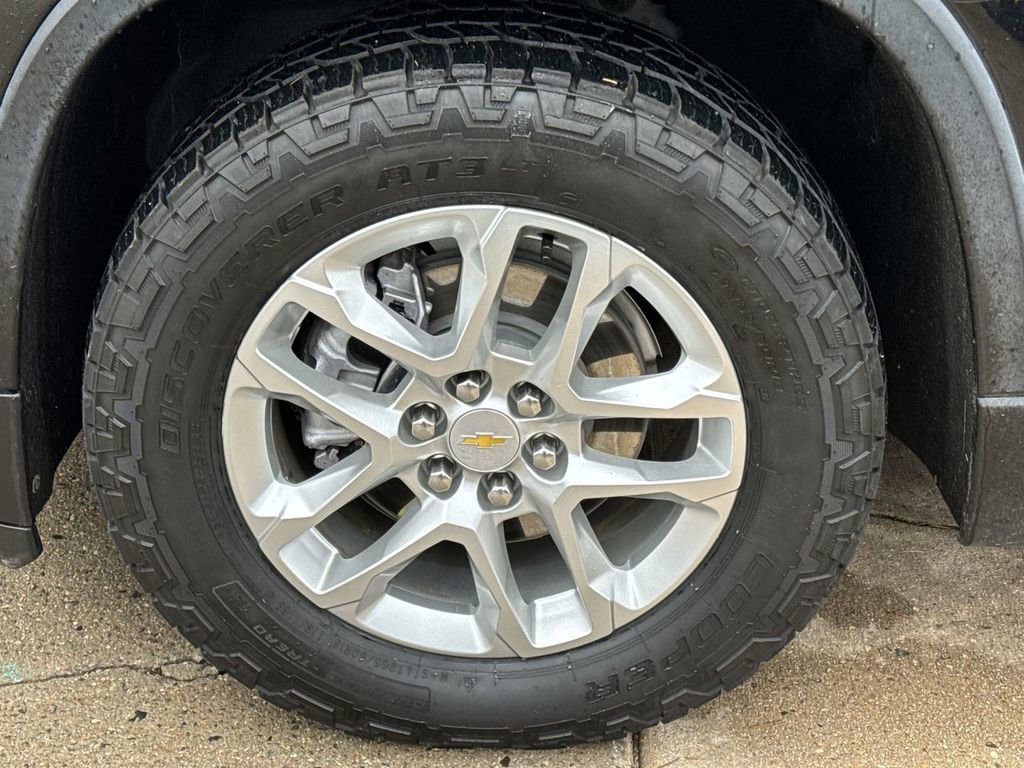 Used 2021 Chevrolet Traverse LS AWD/4WD image 33