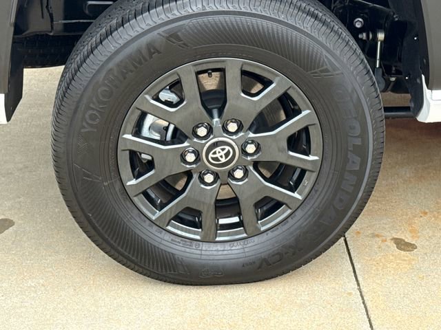 Used 2026 Toyota 4Runner SR5 AWD/4WD image 10
