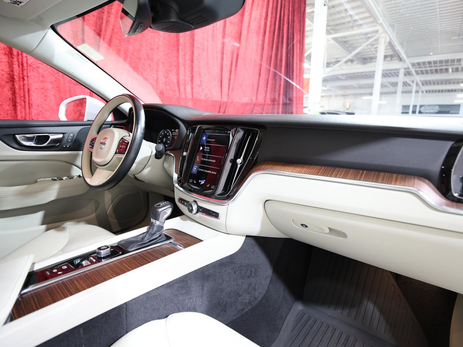 Used 2021 Volvo S60 T5 Momentum FWD image 21