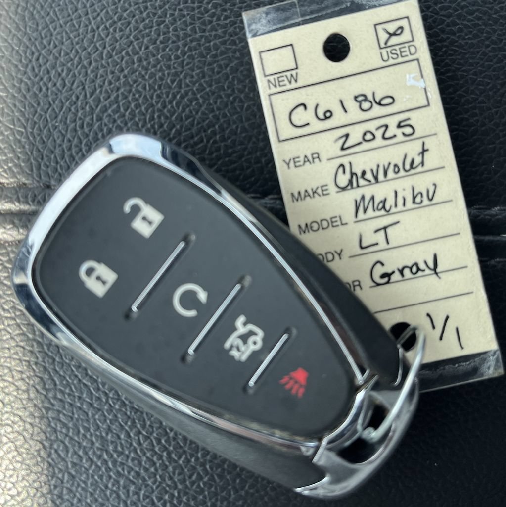 Used 2025 Chevrolet Malibu LT FWD image 21