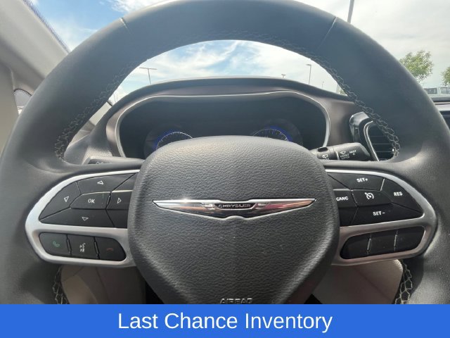 Used 2023 Chrysler Voyager LX FWD image 25