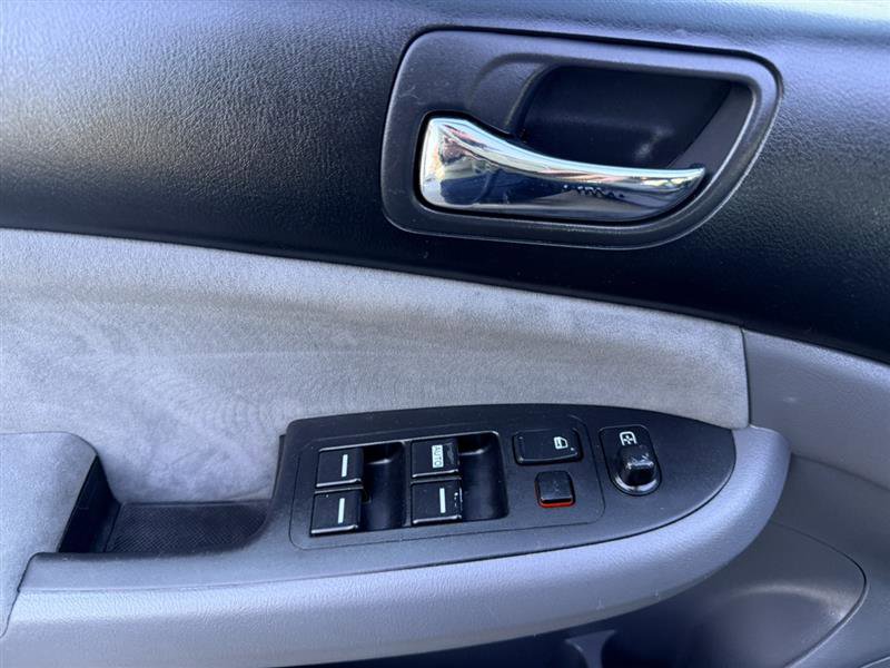 Used 2005 Honda Accord LX image 26