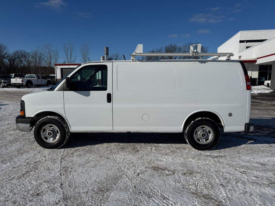Used 2016 GMC Savana 3500 image 2