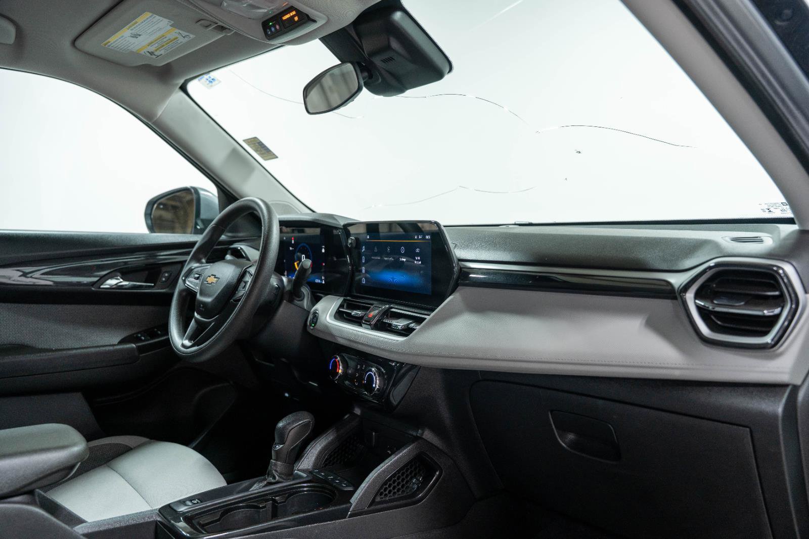 Used 2024 Chevrolet TrailBlazer LT w/ Driver Confidence Package image 19