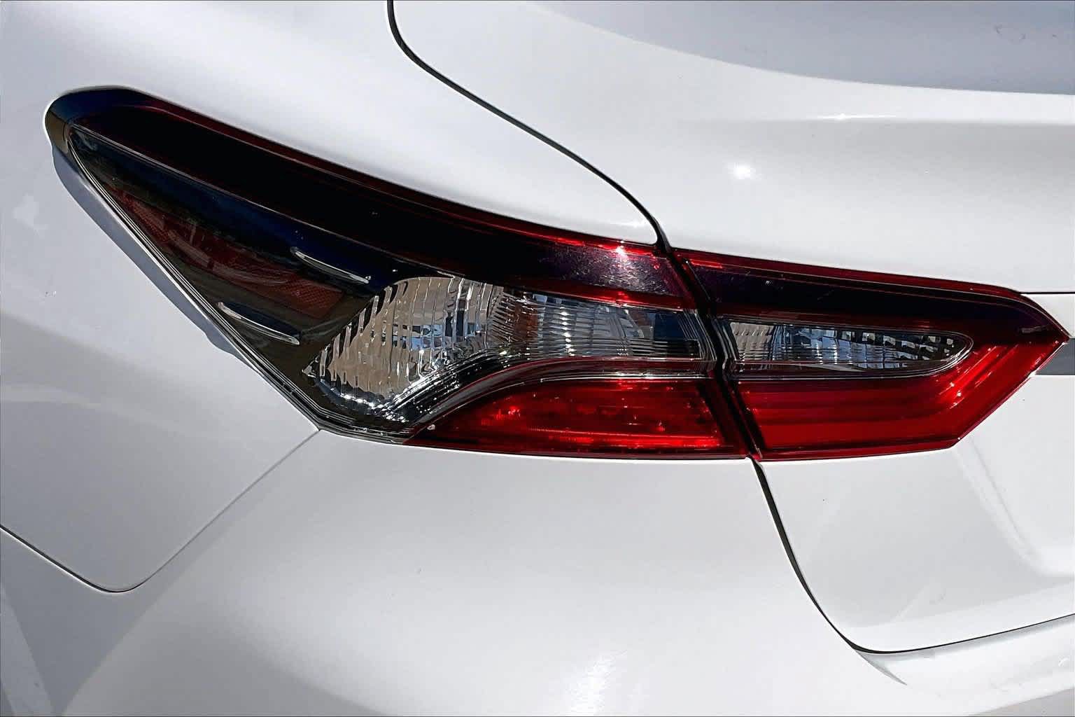 Used 2021 Toyota Camry LE FWD image 30
