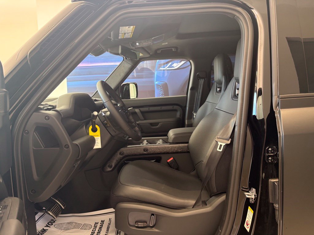 New 2026 Land Rover Defender 110 AWD/4WD image 13