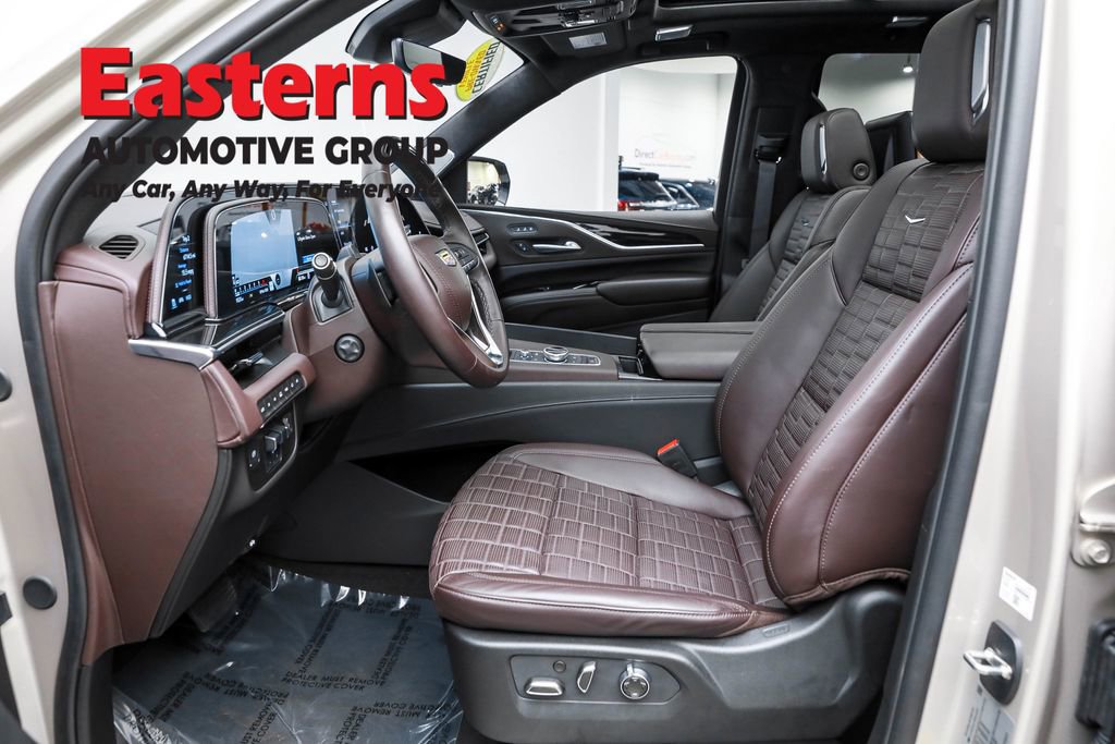 Used 2024 Cadillac Escalade Sport Platinum w/ LPO, ONYX Package image 14