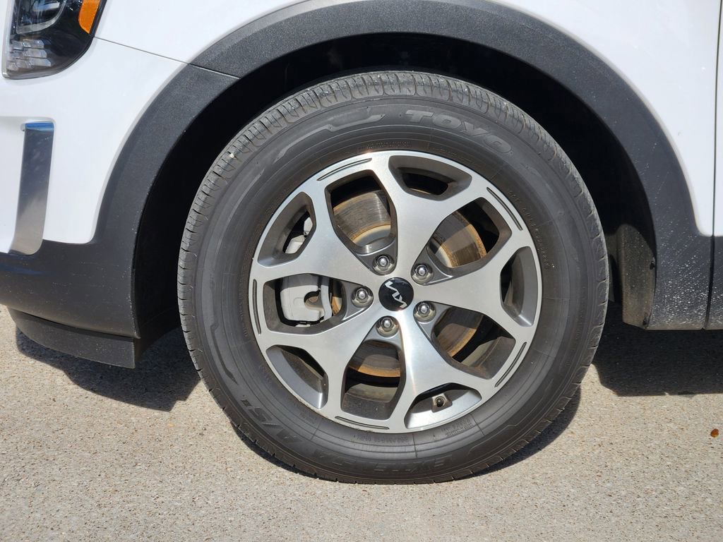 Used 2022 Kia Telluride EX image 10