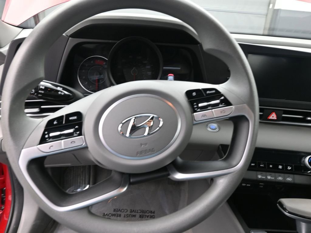 Certified 2022 Hyundai Elantra SEL image 21