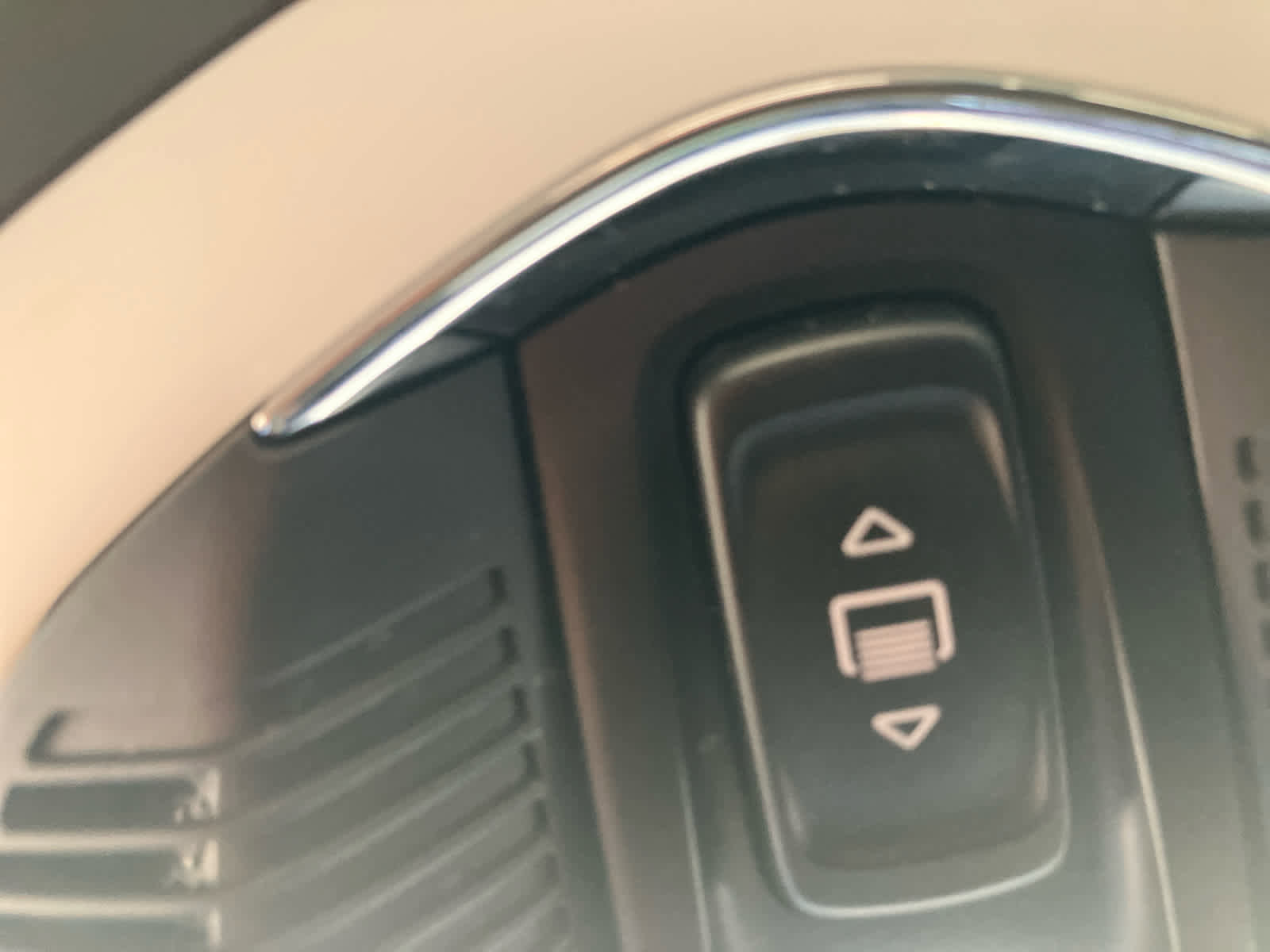 Used 2018 Porsche Macan S w/ Premium Package Plus AWD/4WD image 25