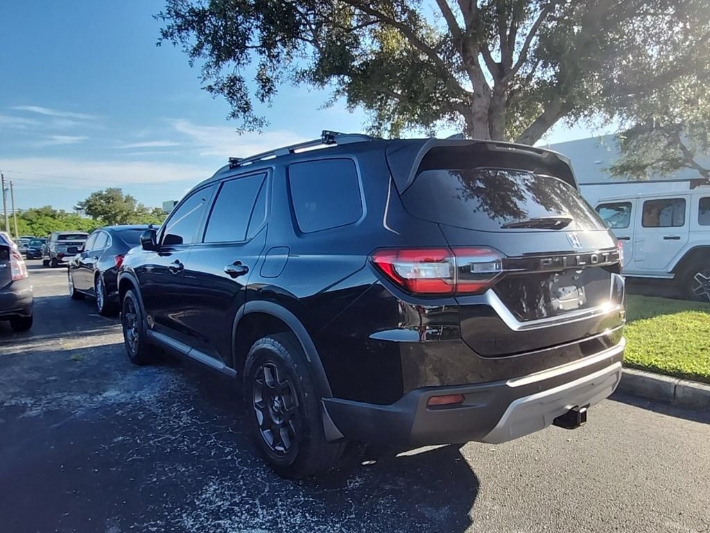 Used 2024 Honda Pilot TrailSport image 6