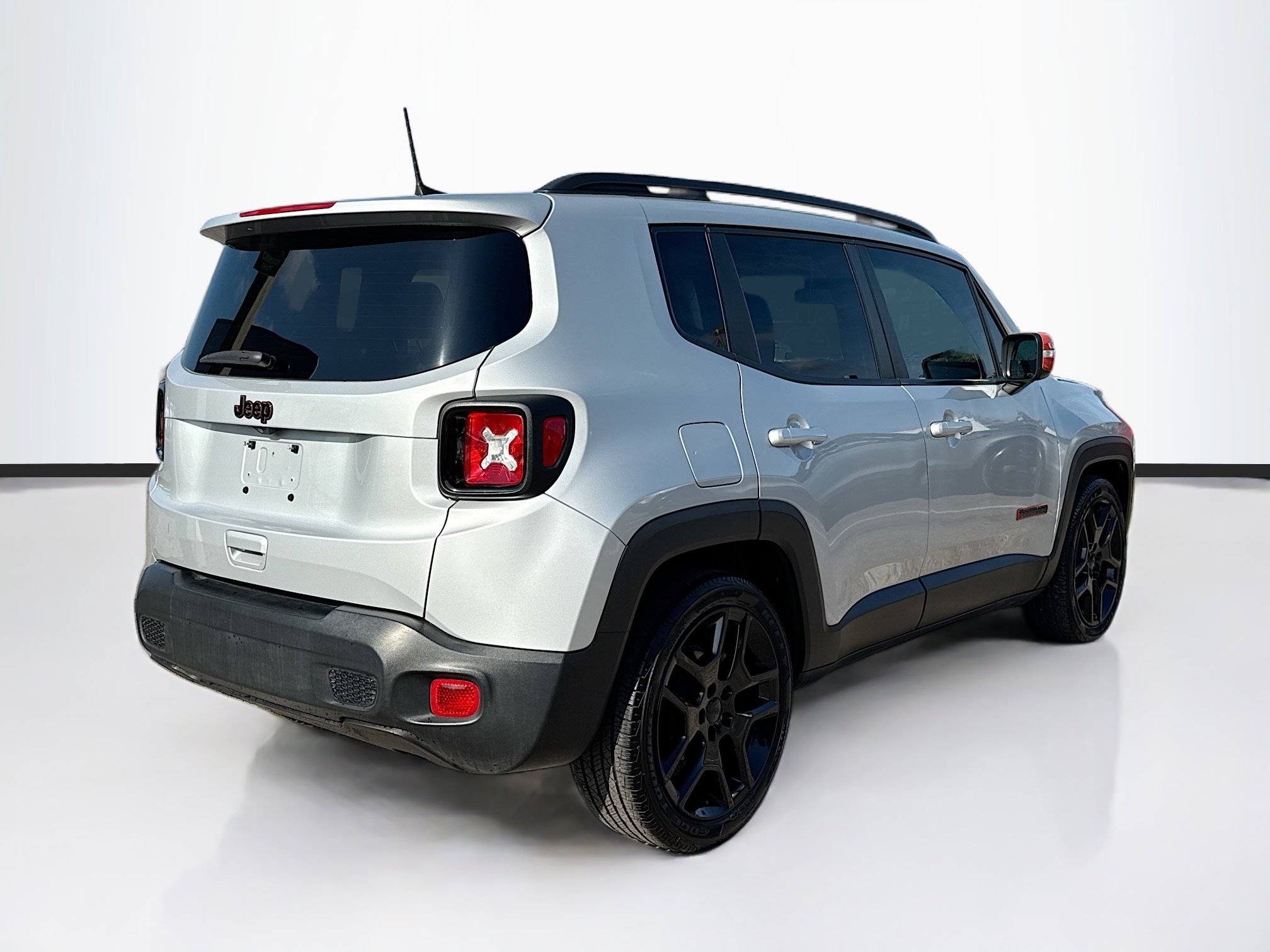 Used 2020 Jeep Renegade Latitude image 3