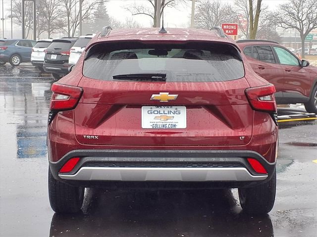Used 2025 Chevrolet Trax LT w/ LT Convenience Package image 22
