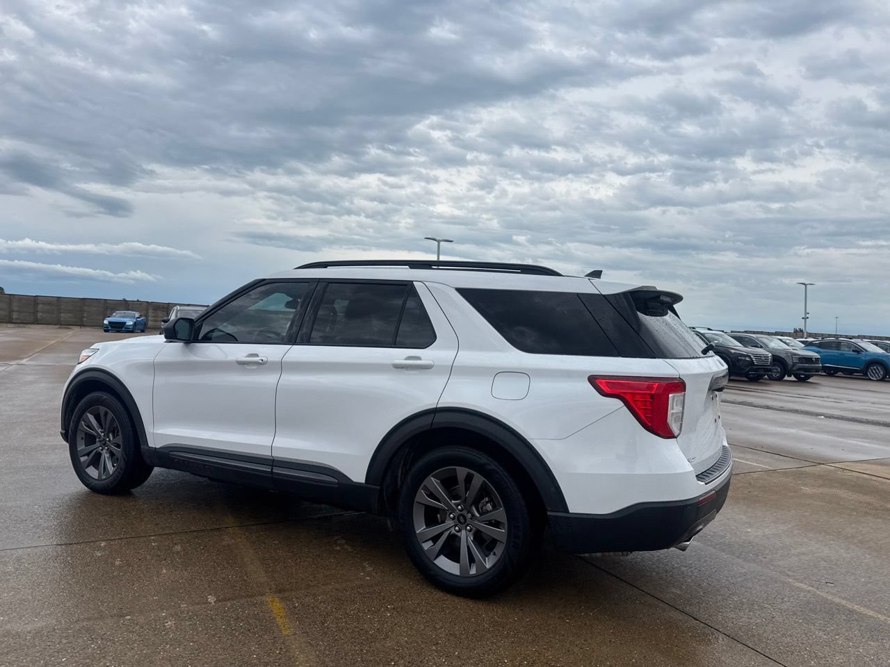 Used 2021 Ford Explorer XLT w/ Equipment Group 202A RWD image 14