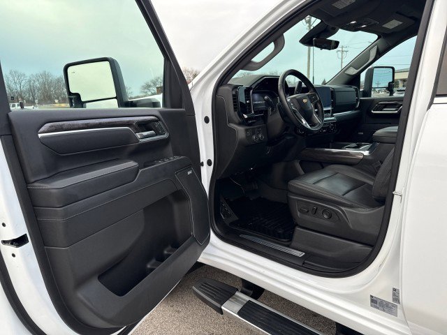 Used 2024 Chevrolet Silverado 3500 LTZ w/ LTZ Convenience Package RWD image 13