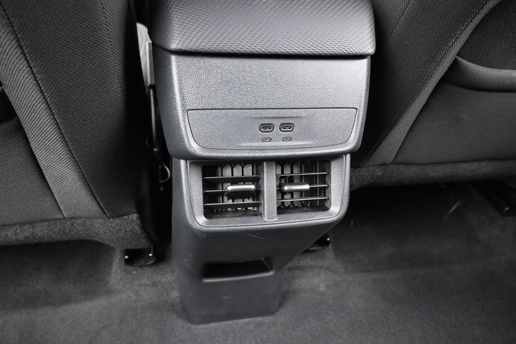 Used 2026 Chevrolet Equinox LT FWD image 34