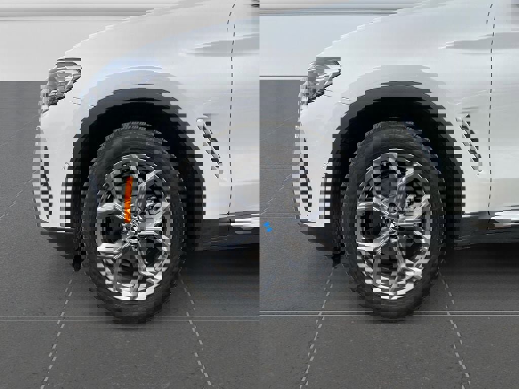 Used 2024 BMW X4 xDrive30i image 10