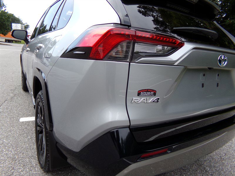 Used 2022 Toyota RAV4 SE image 8
