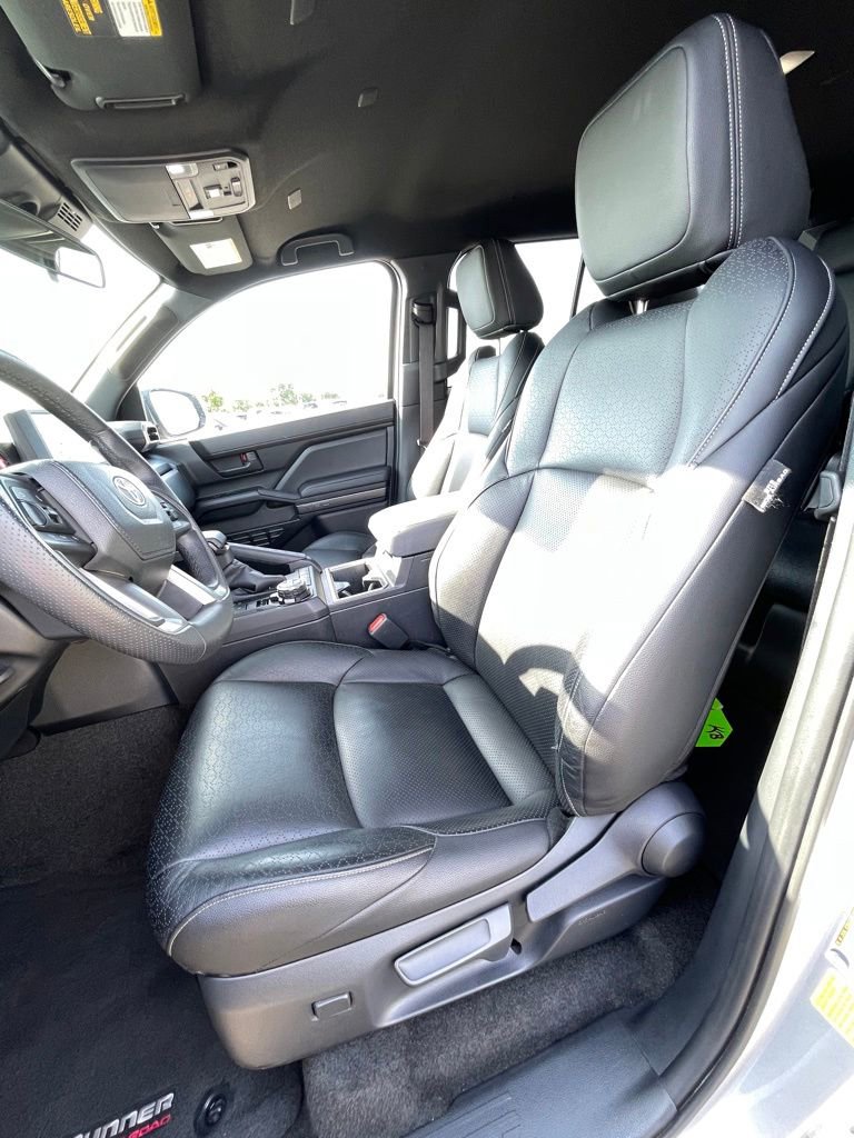 Used 2025 Toyota 4Runner TRD Off-Road AWD/4WD image 8