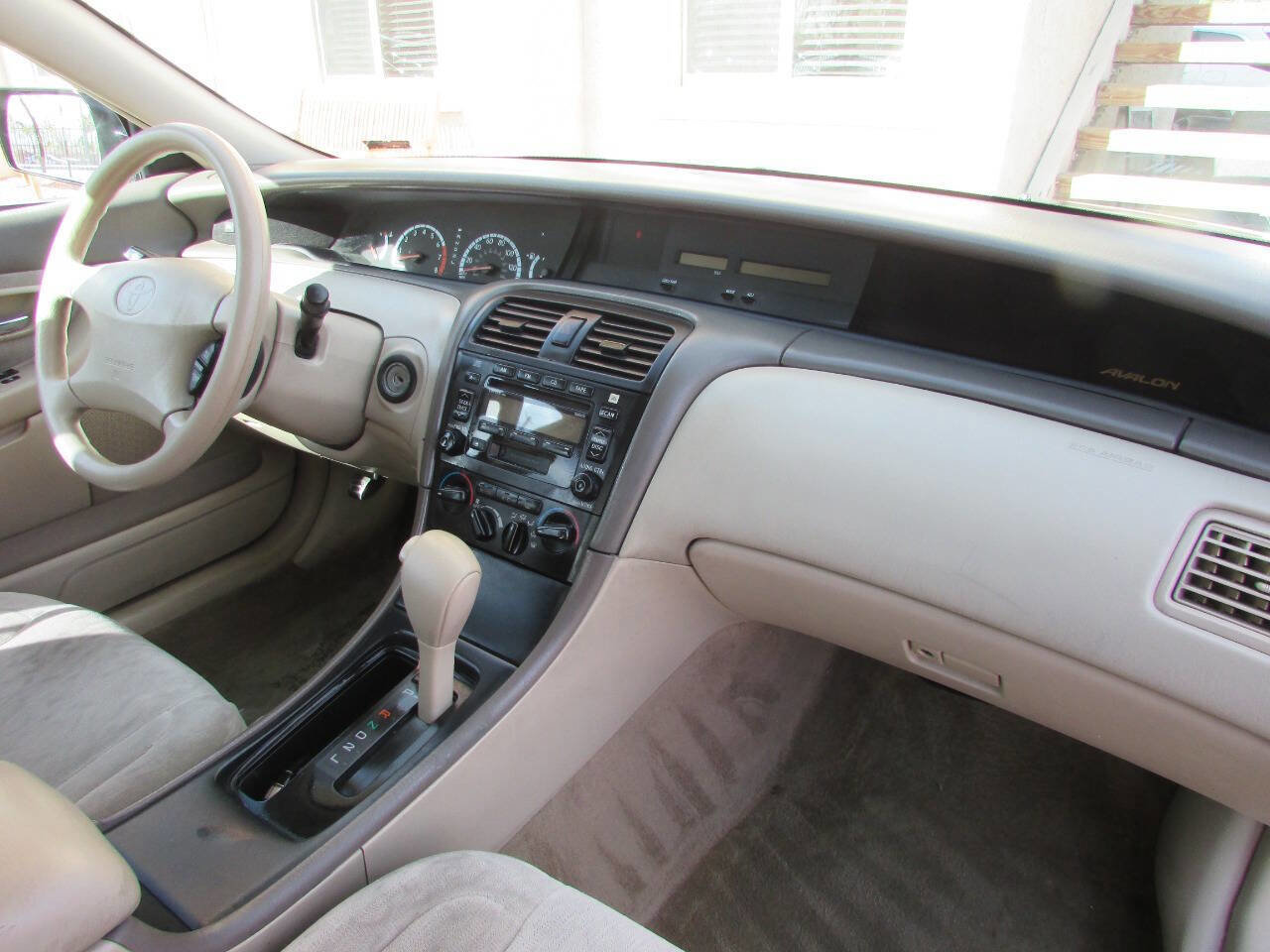 Used 2001 Toyota Avalon XLS FWD image 17