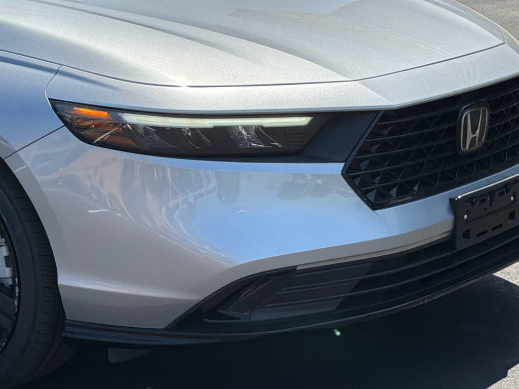 Used 2023 Honda Accord Sport image 2