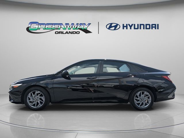 Used 2024 Hyundai Elantra SEL FWD image 4