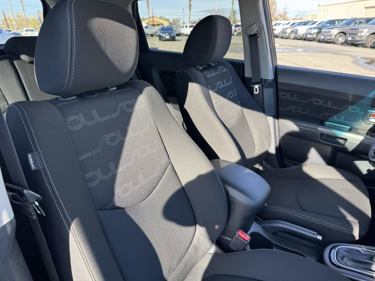 Used 2013 Kia Soul + image 13