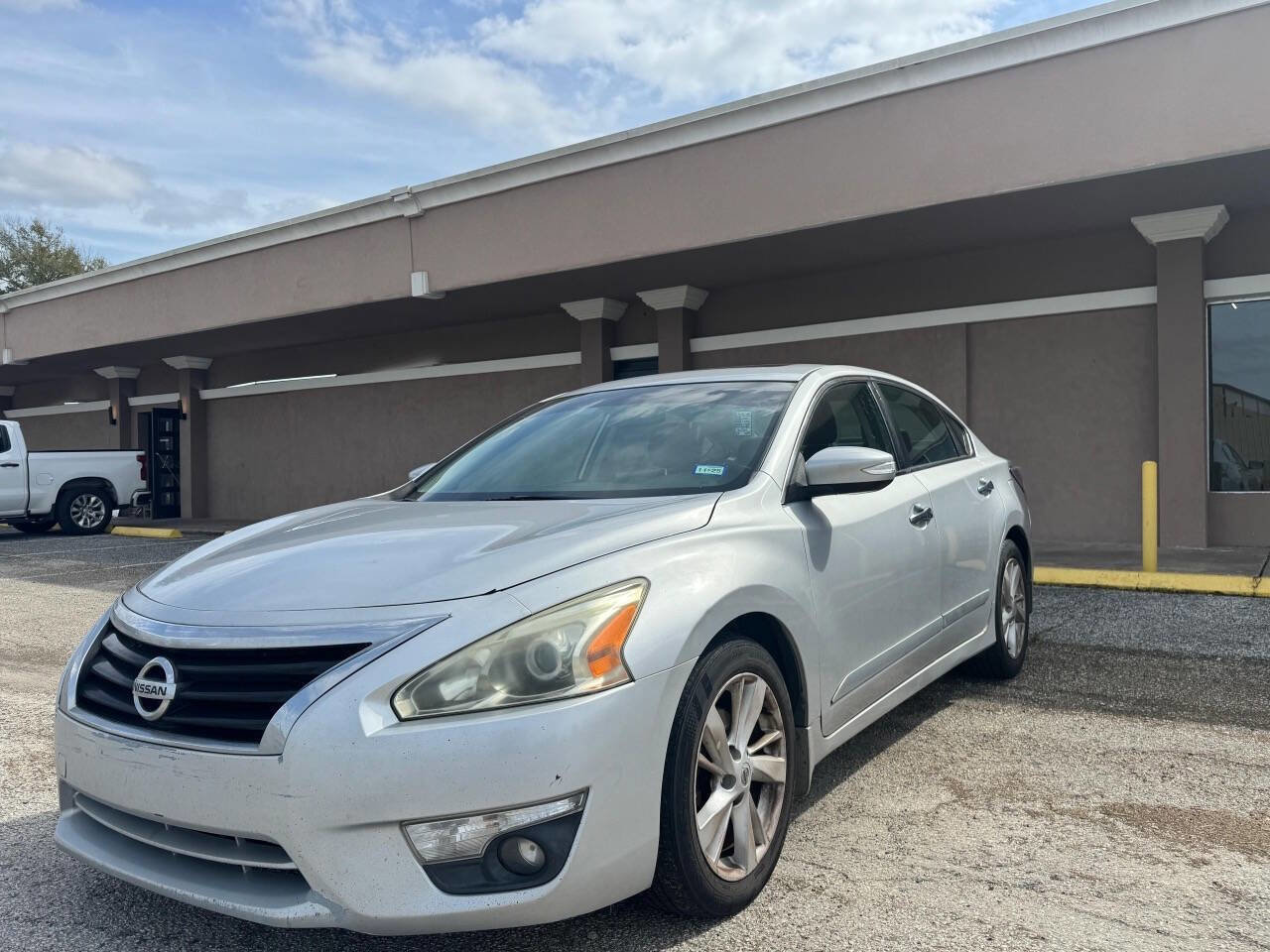 Used 2014 Nissan Altima 2.5 SV w/ Convenience Package image 1
