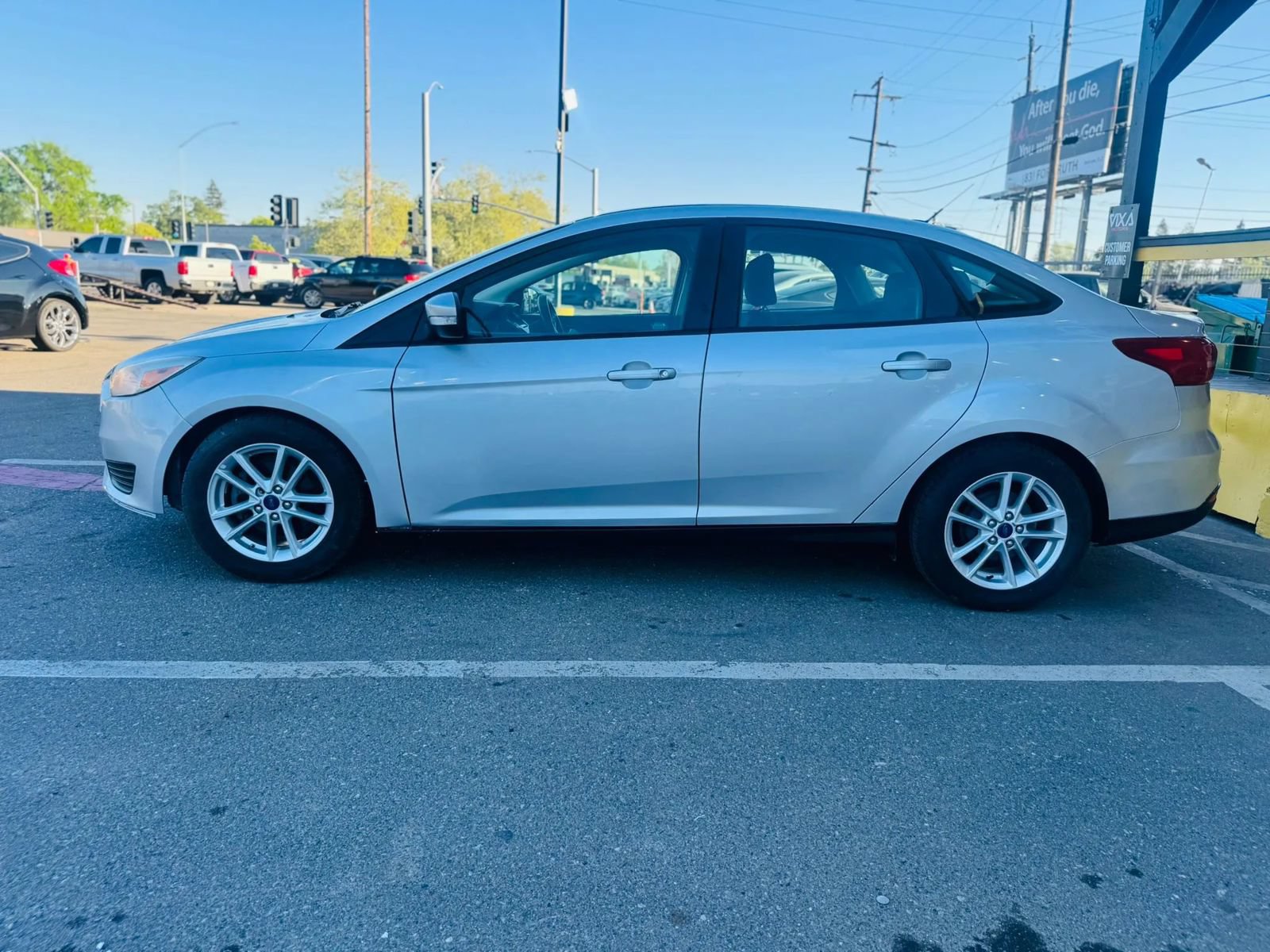 Used 2016 Ford Focus SE FWD image 8