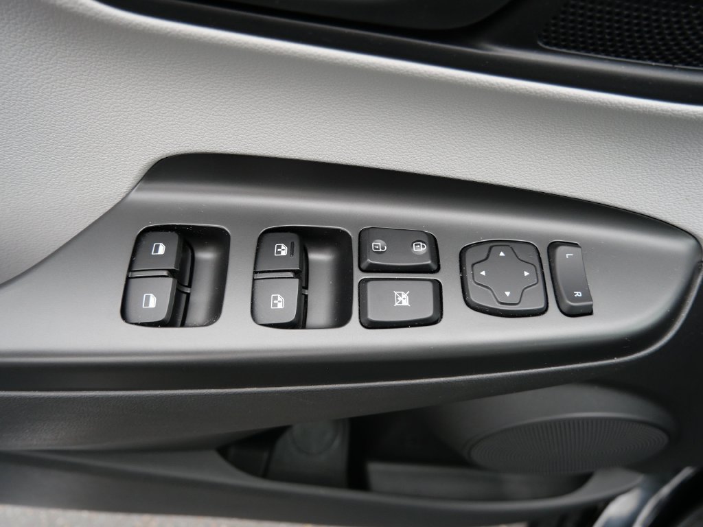 Used 2023 Hyundai Kona SEL AWD/4WD image 16